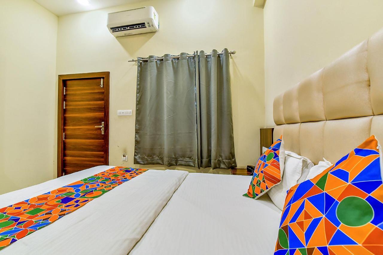 Hotel Fabexpress Dosa Plaza Udajpur Exteriér fotografie
