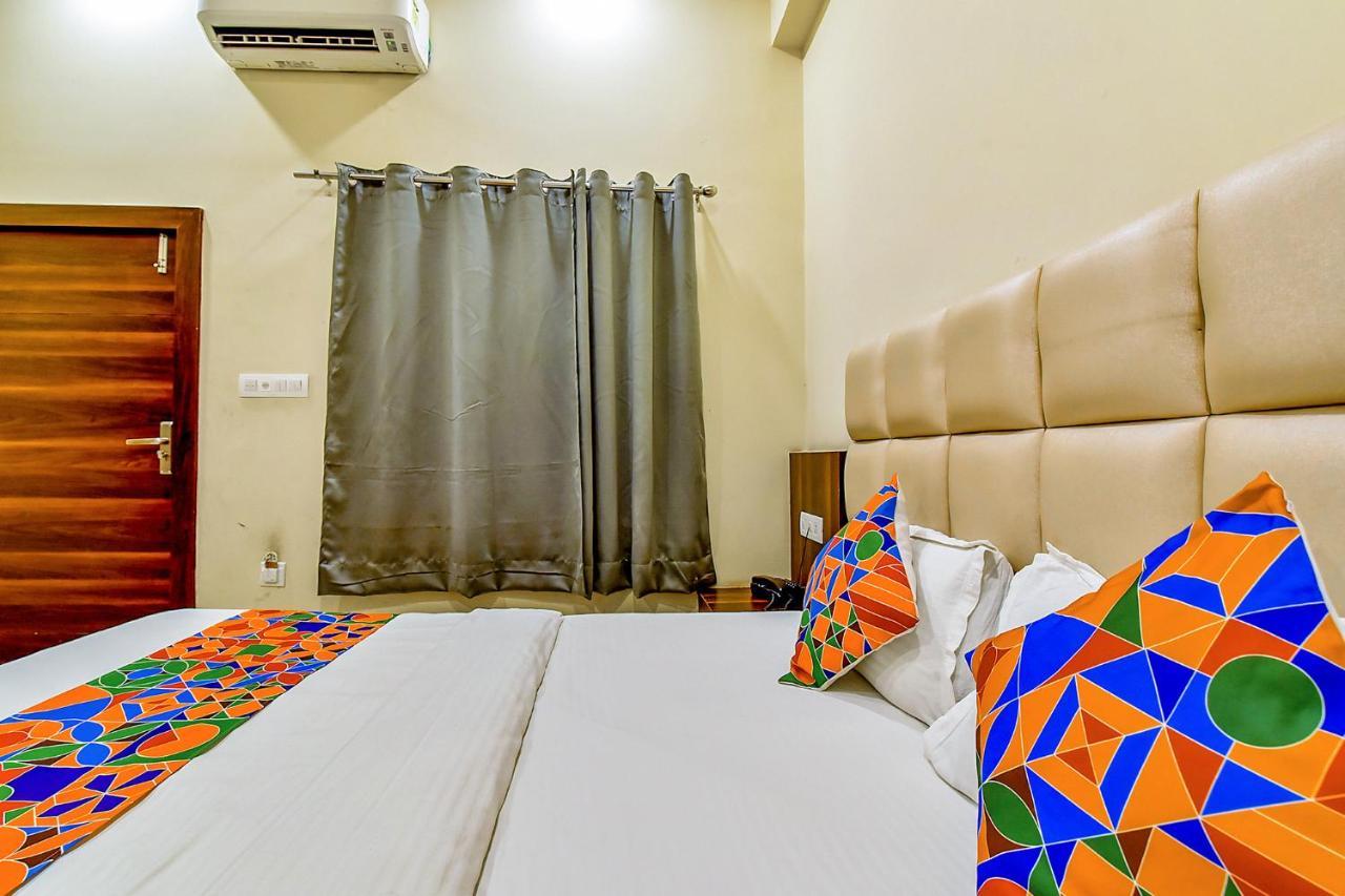 Hotel Fabexpress Dosa Plaza Udajpur Exteriér fotografie