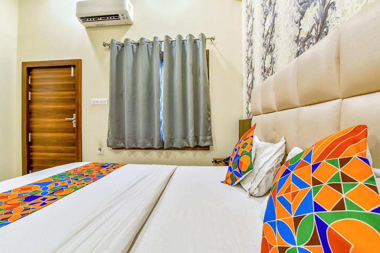 Hotel Fabexpress Dosa Plaza Udajpur Exteriér fotografie